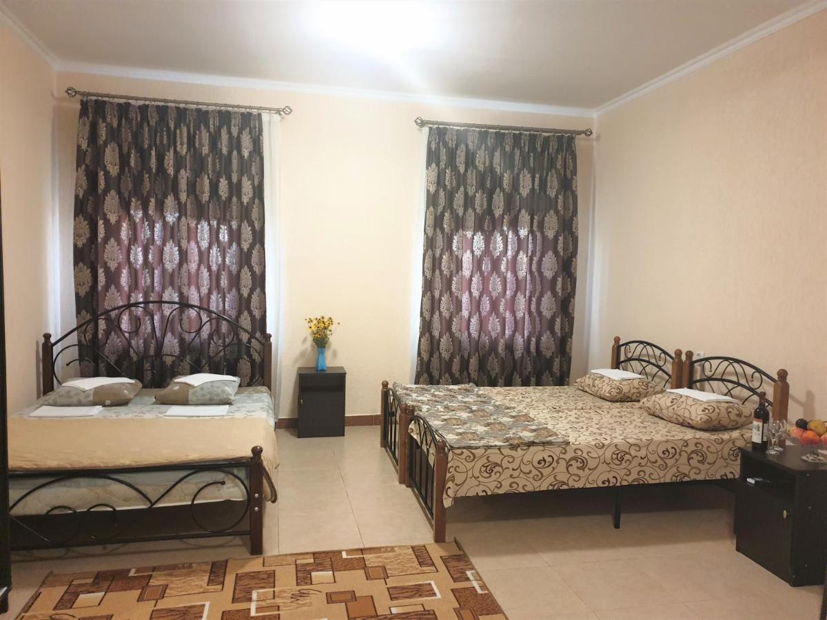 Guest House Lykhny Gagra Esterno foto