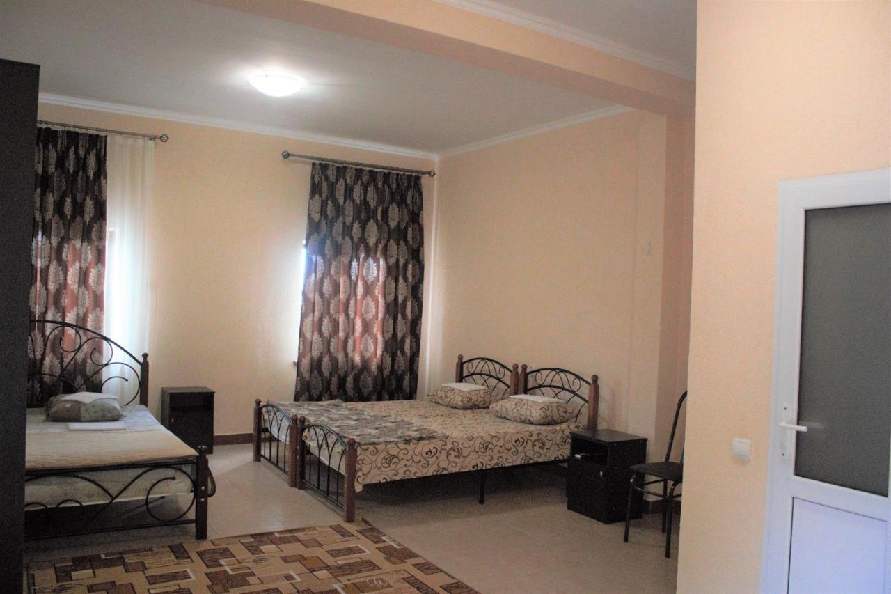 Guest House Lykhny Gagra Esterno foto