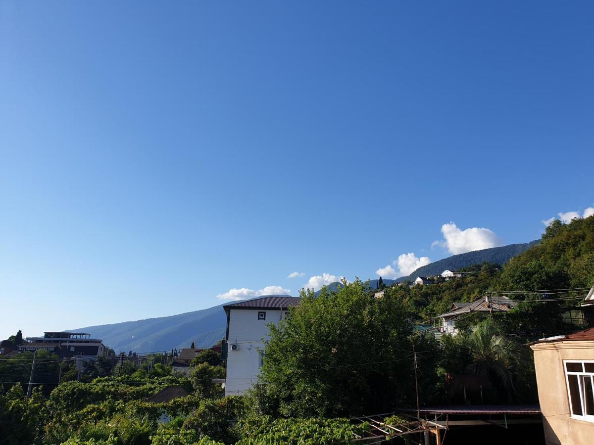 Guest House Lykhny Gagra Esterno foto