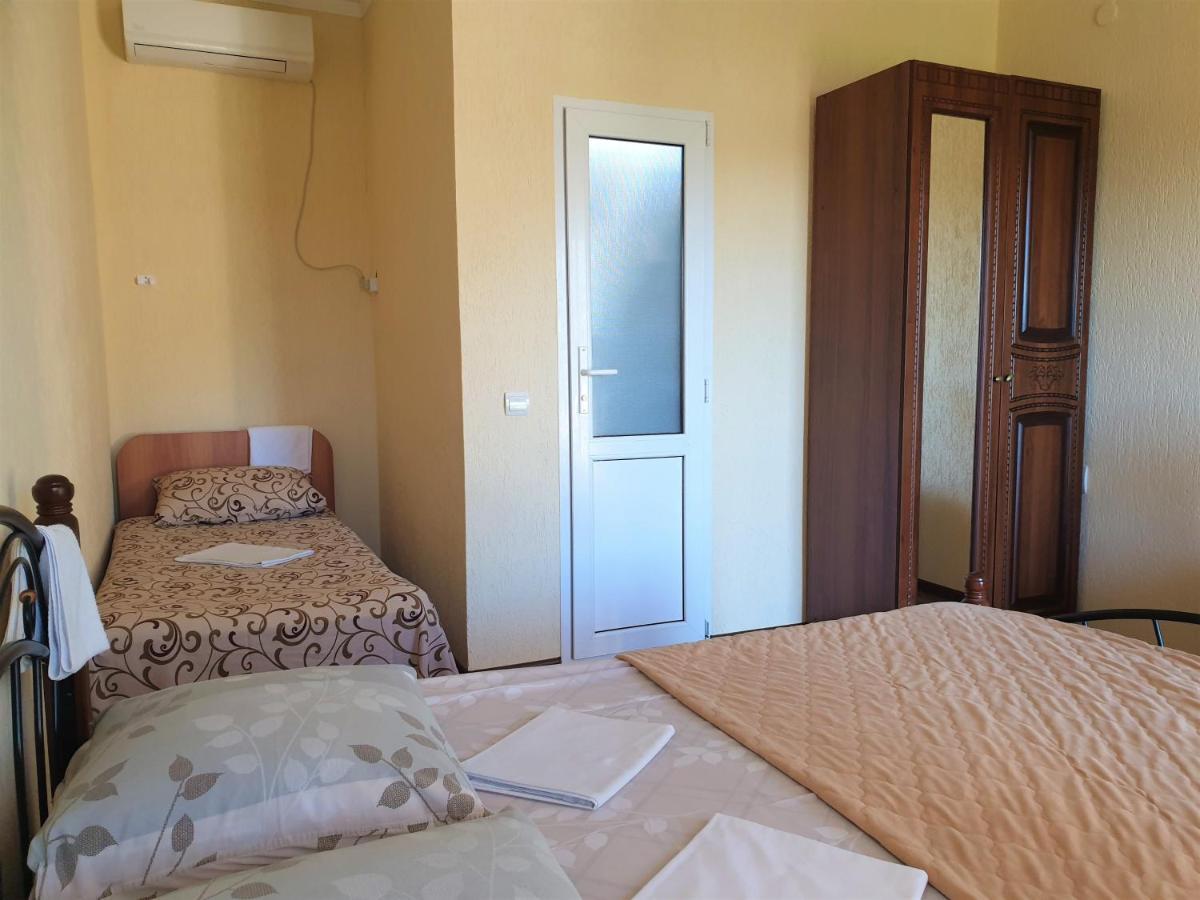 Guest House Lykhny Gagra Esterno foto