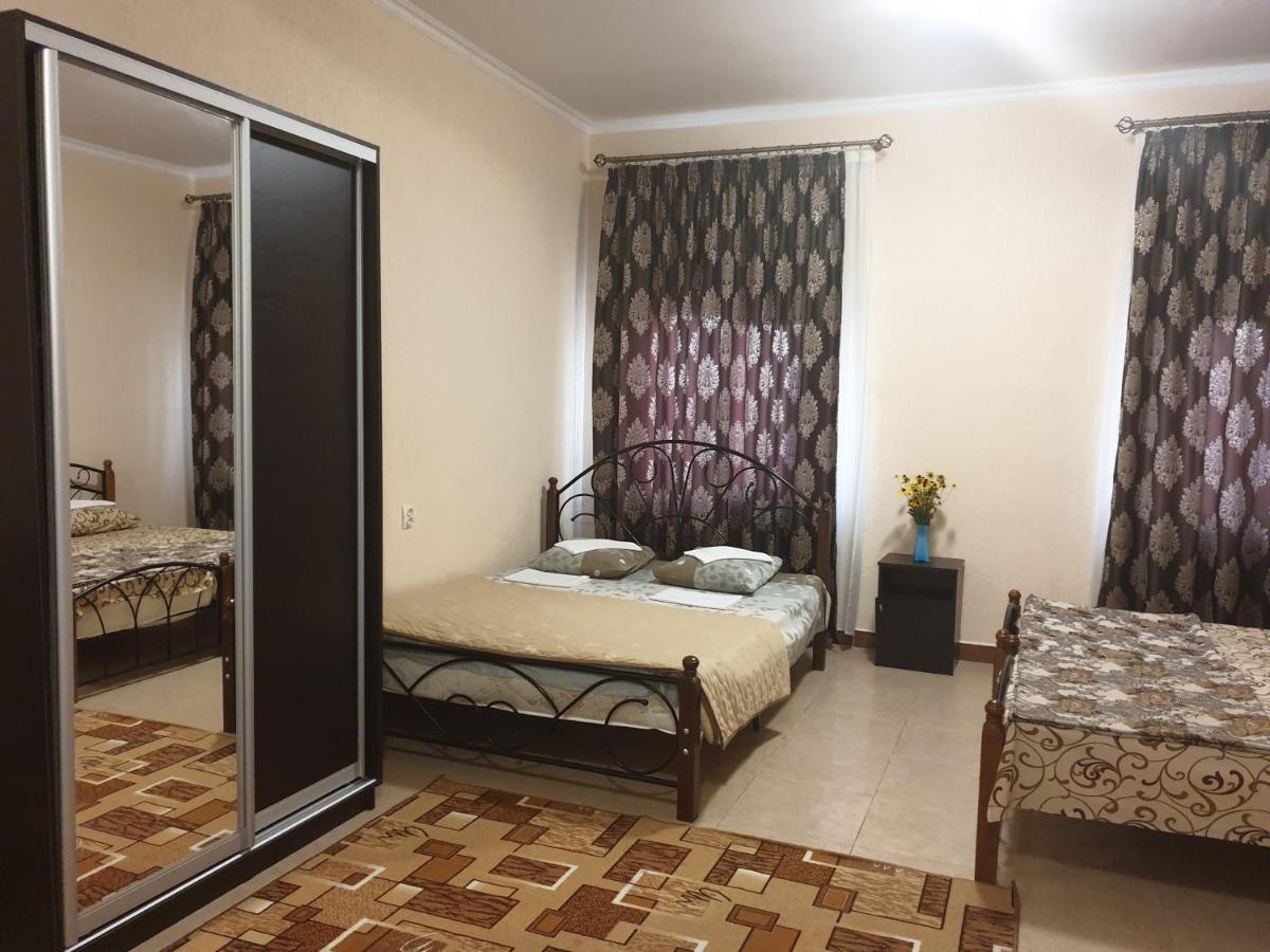 Guest House Lykhny Gagra Esterno foto
