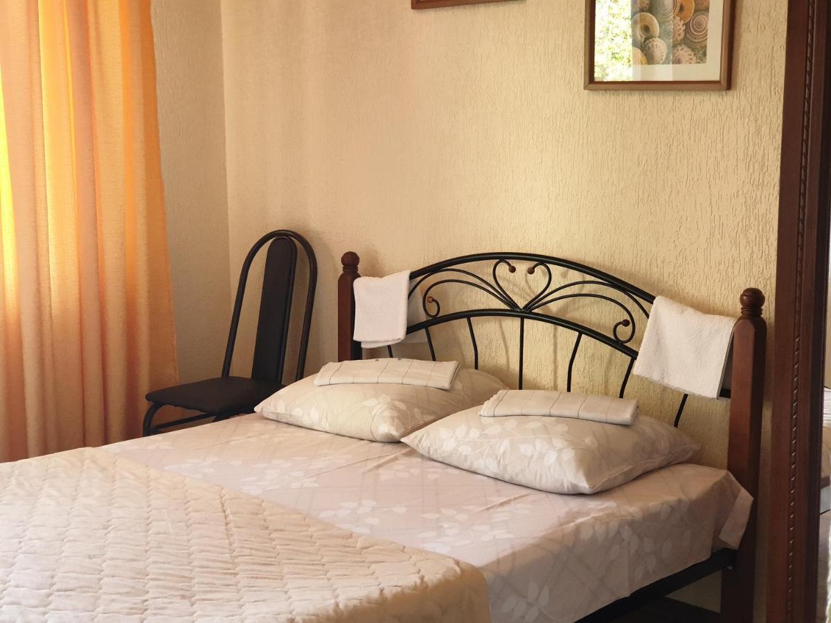 Guest House Lykhny Gagra Esterno foto