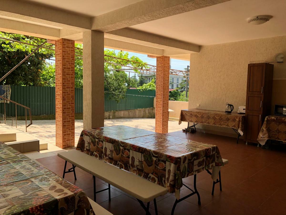Guest House Lykhny Gagra Esterno foto