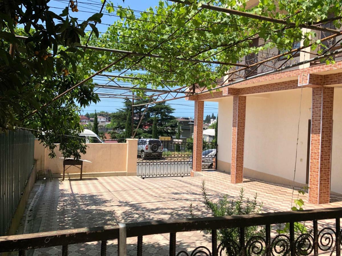 Guest House Lykhny Gagra Esterno foto