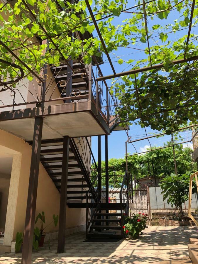 Guest House Lykhny Gagra Esterno foto